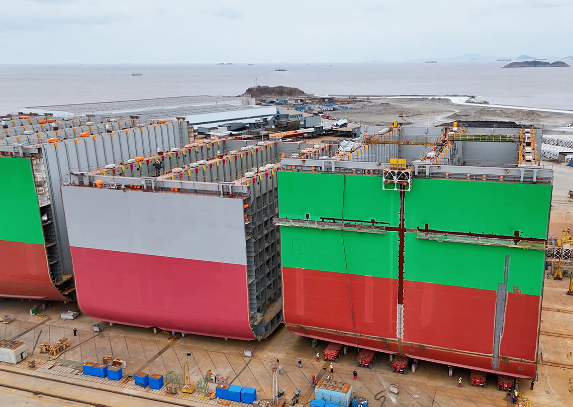 Two huge ship sections with a total weight of more than 8,000 tons were moved